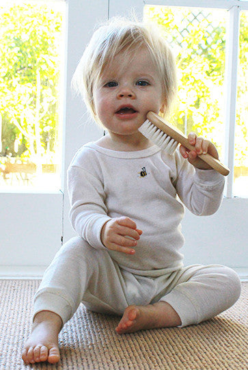 haakaa-goats-wool-wooden-baby-hairbrush-2-pack image 5