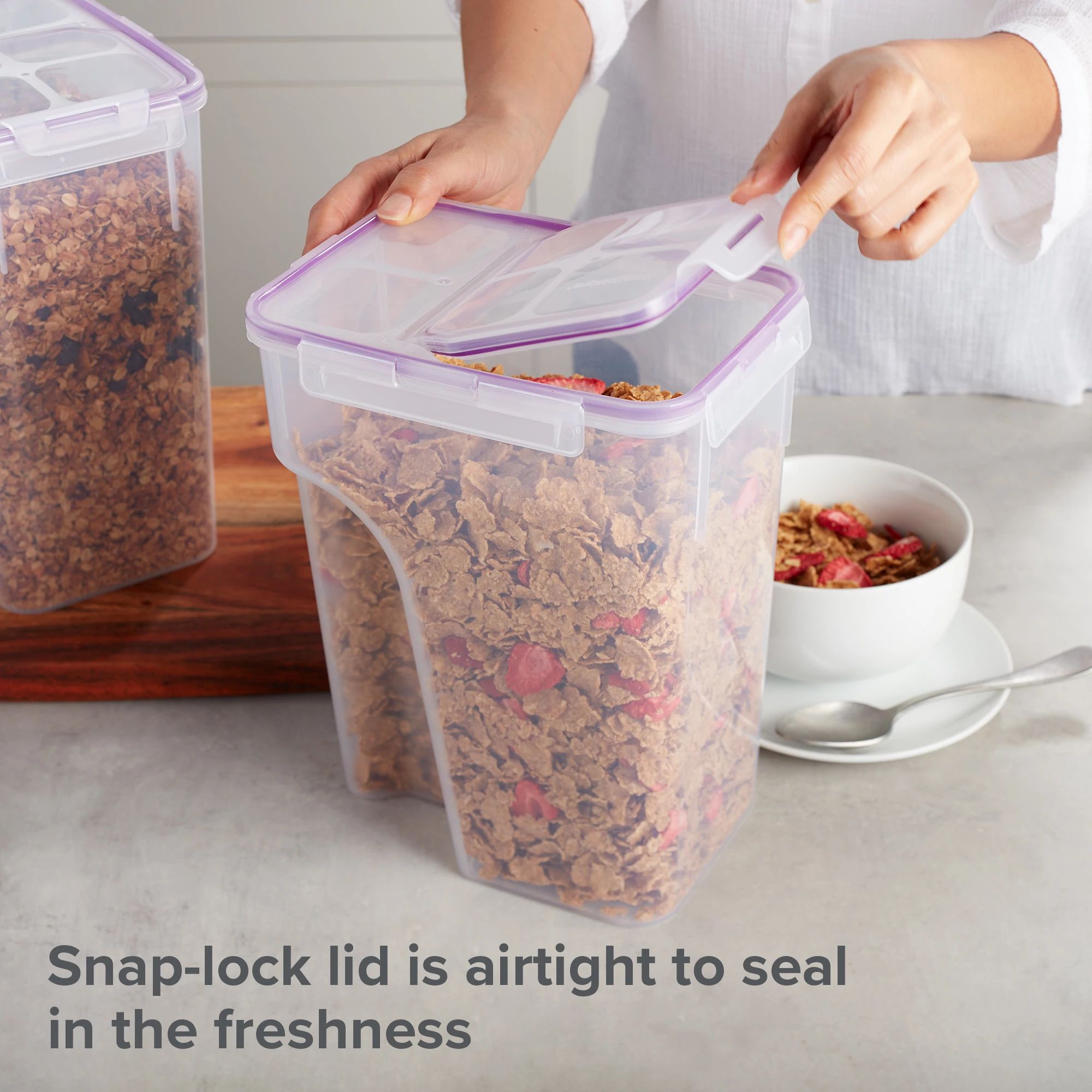pyrex-snapware-airtight-22-8-cup-plastic-food-storage-container-2-pack image 4