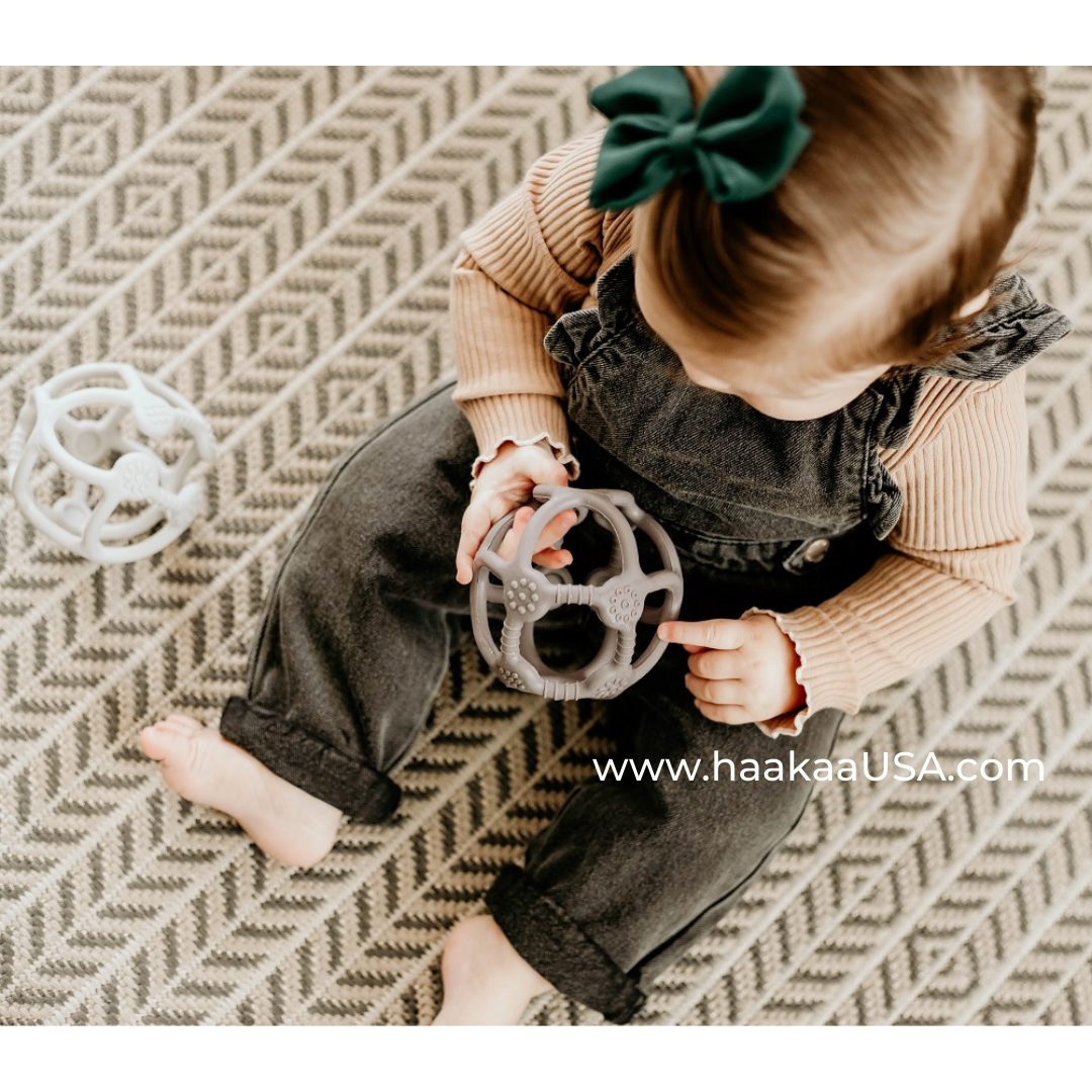 haakaa-silicone-teething-ball image 4