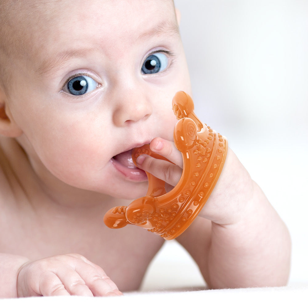 haakaa-silicone-crown-teether-amber-1-pack image 5