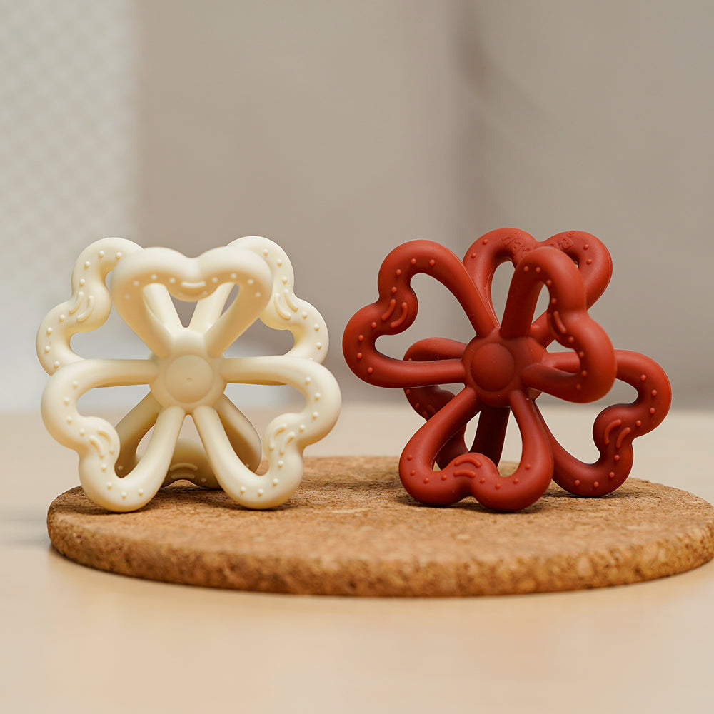 haakaa-silicone-clover-teether-1-pack image 6