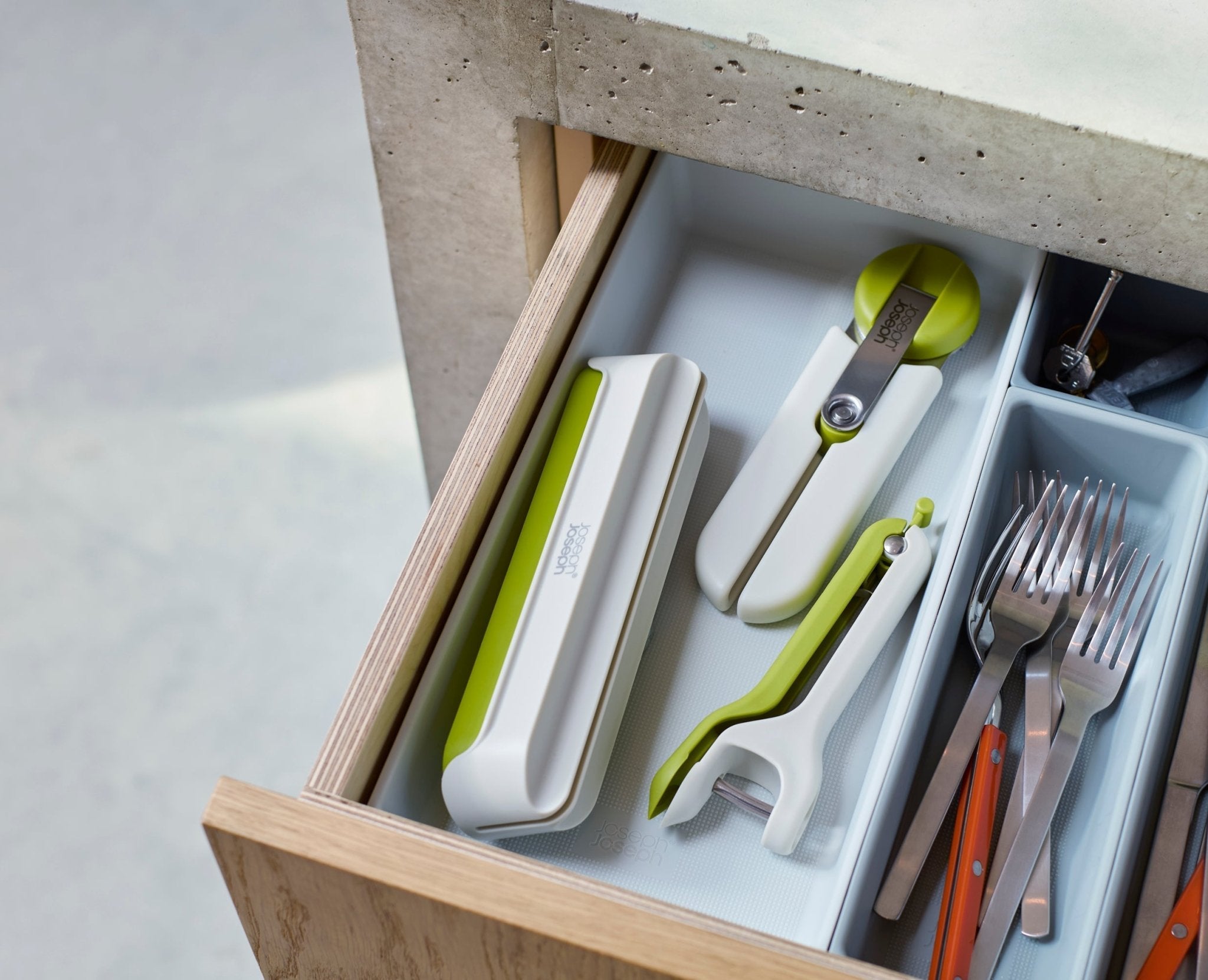 joseph-joseph-halve-it-food-slicing-tool image 5