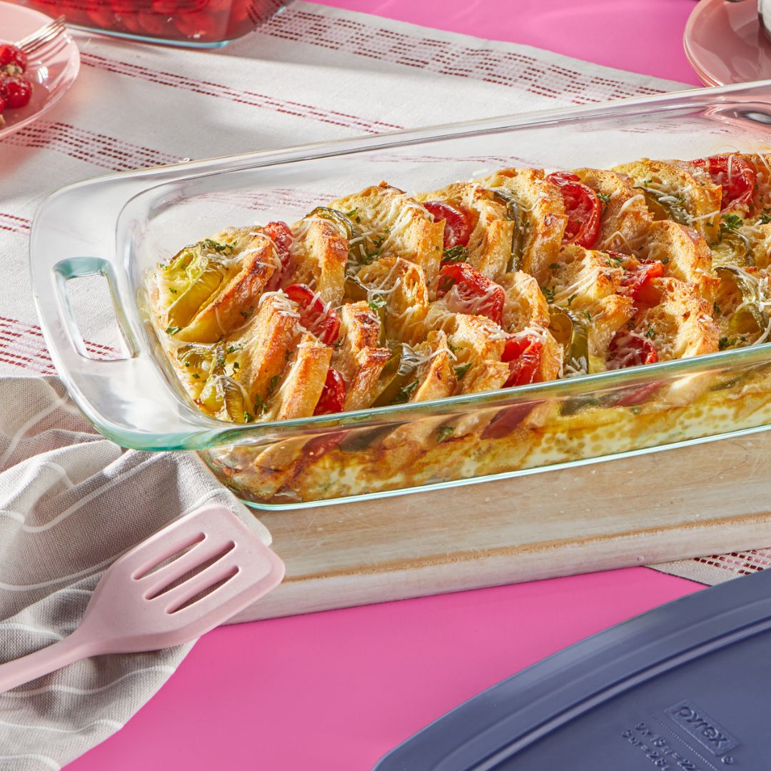 pyrex-easy-grab-3-quart-glass-baking-dish-with-blue-lid image 2